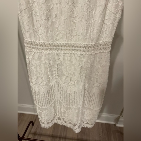White Lace Bridal Embroidered Dress EUC - Picture 7 of 7